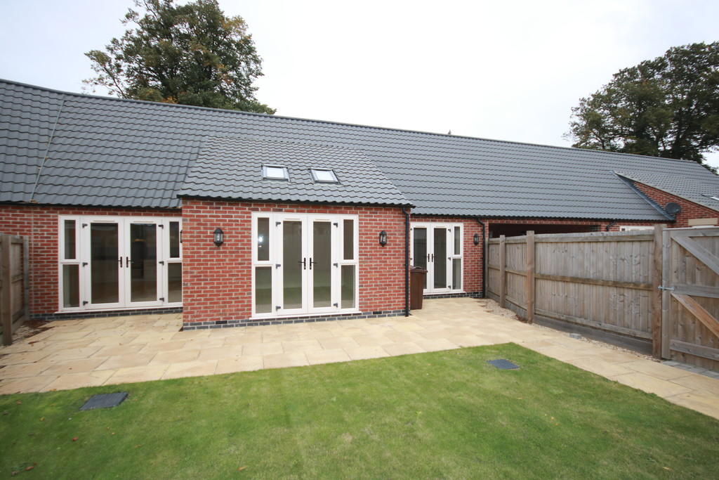 2 bedroom detached bungalow for sale in Mere Rd, Waltham on the Wolds, LE14