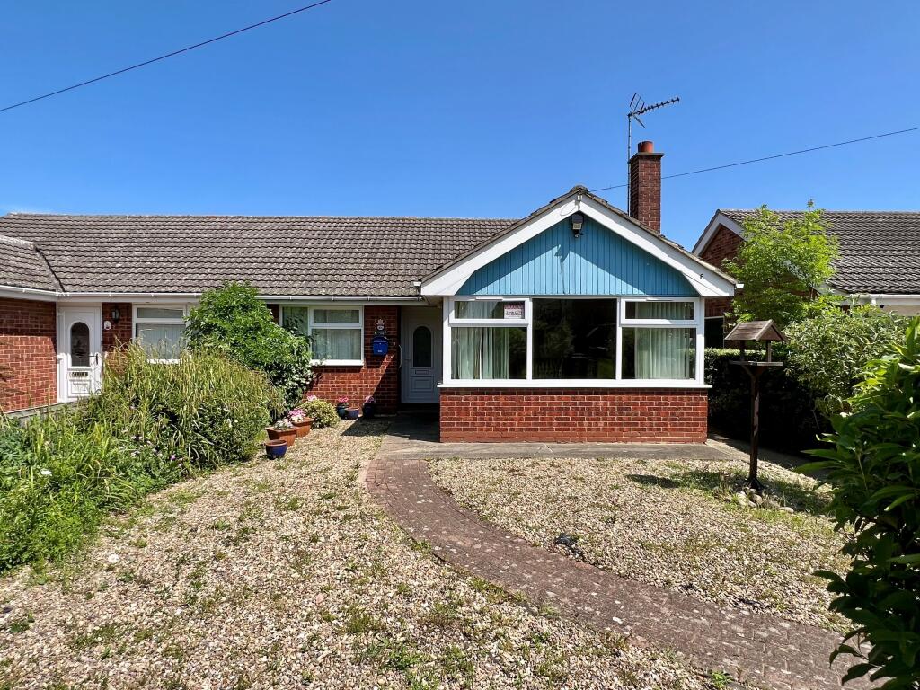 2 bedroom semidetached bungalow for sale in Marquis Avenue, Balderton