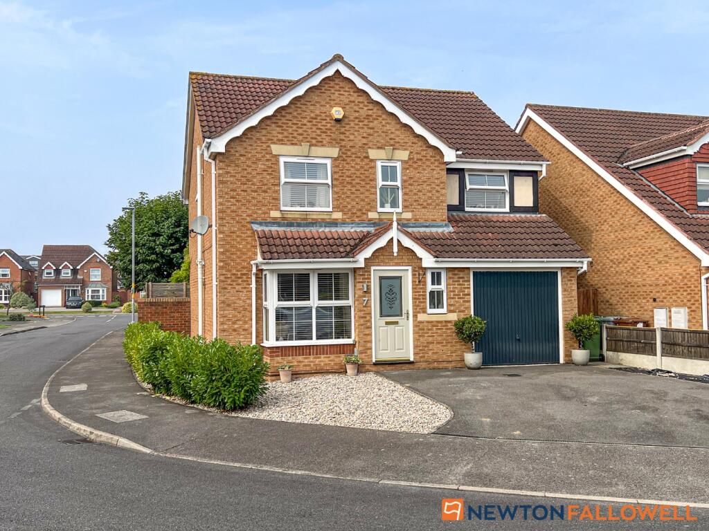 4 bedroom detached house for sale in Edgehill Drive, Newark, NG24