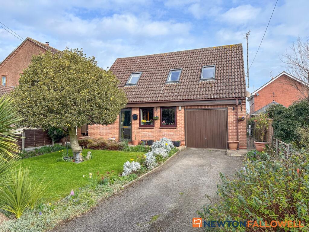 Main image of property: Main Street, Claypole