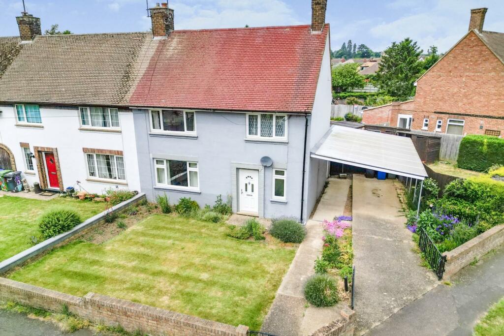 3 bedroom end of terrace house for sale in Carrs Way, Harpole