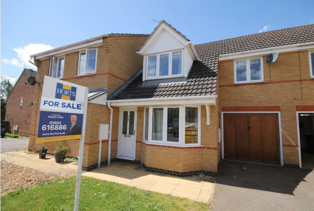 3 bedroom terraced house for sale in Ryngwell Close, Brixworth