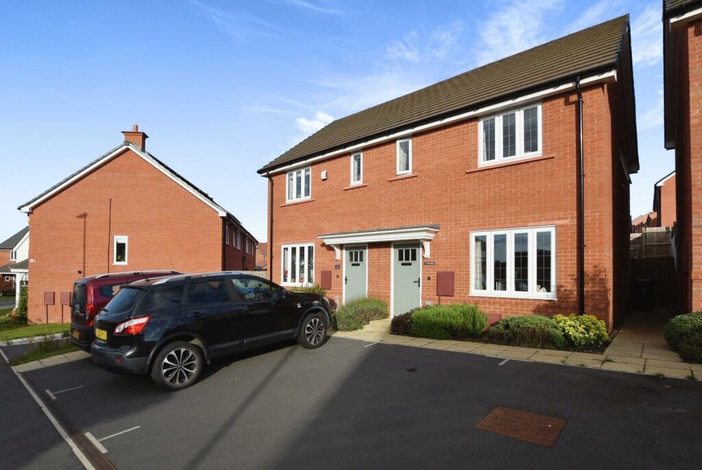 2 bedroom semidetached house for sale in Tarry Way, Boughton
