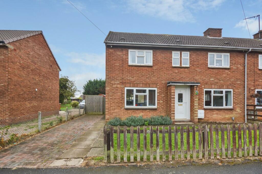 3 bedroom semidetached house for sale in Hornby Road, Earls Barton, Northampton, NN6