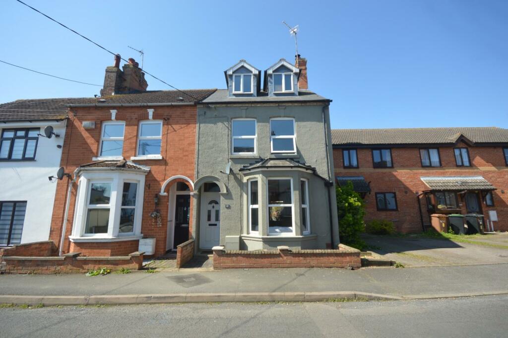 4 bedroom end of terrace house for sale in New Street, Earls Barton