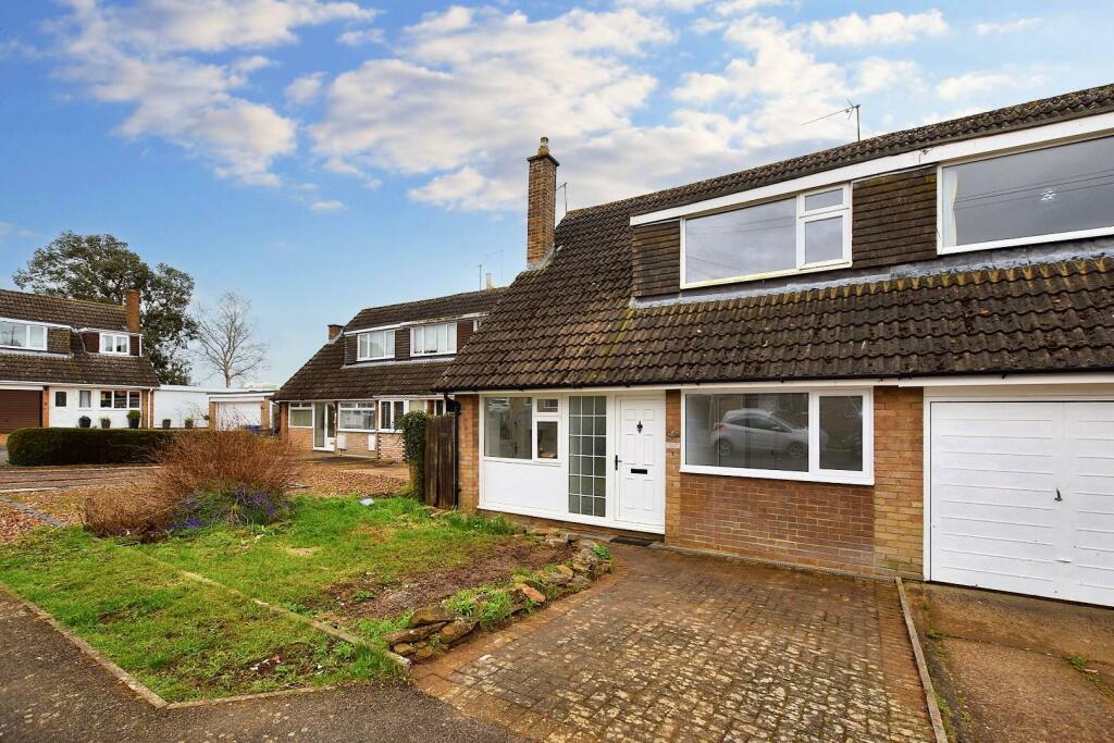 3 bedroom semidetached house for sale in The Banks, Hackleton