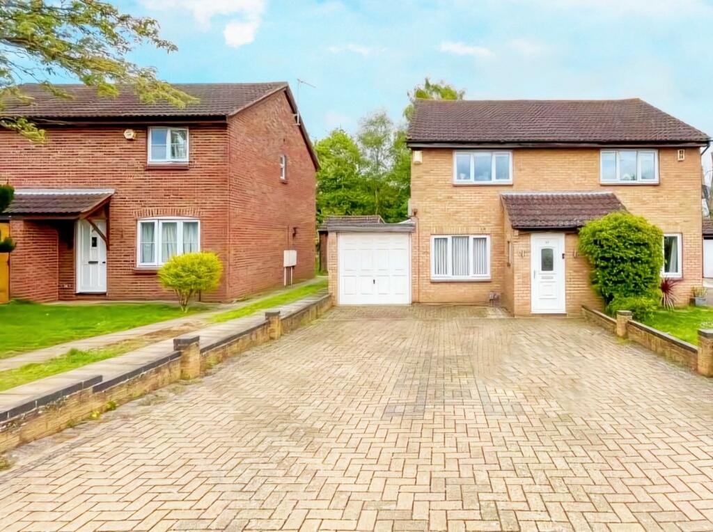 2 bedroom semidetached house for sale in Beaumont Drive, Northampton, NN3