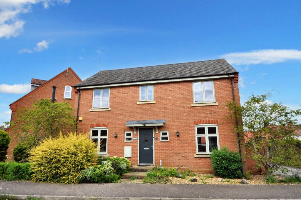 4 bedroom detached house for sale in Rose Hill Way, Mawsley, Kettering