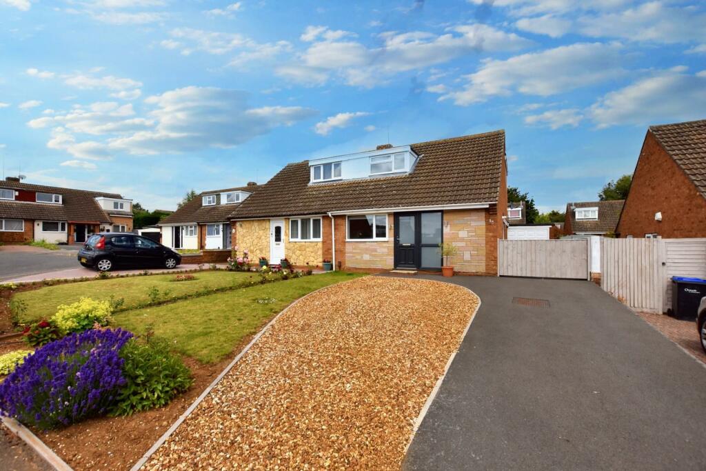 3 bedroom semidetached house for sale in Haycroft Walk,Kingsthorpe, NN2