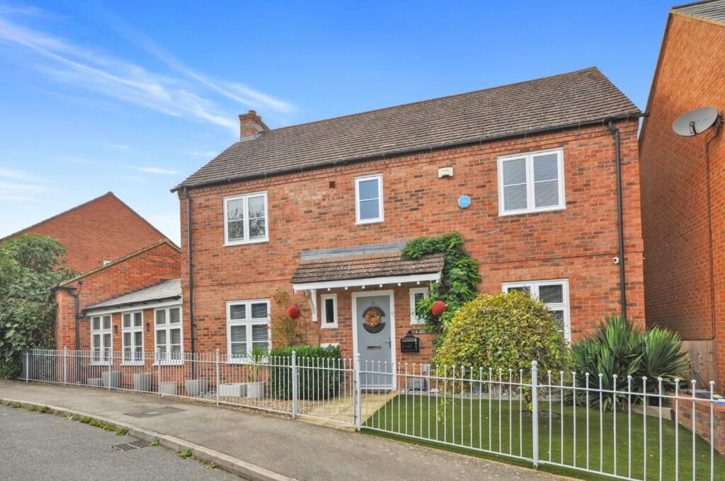 3 bedroom detached house for sale in Long Breech, Mawsley Village