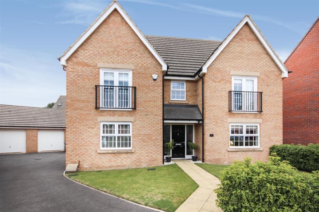 4 bedroom detached house for sale in 12 Spinney Close, Moulton