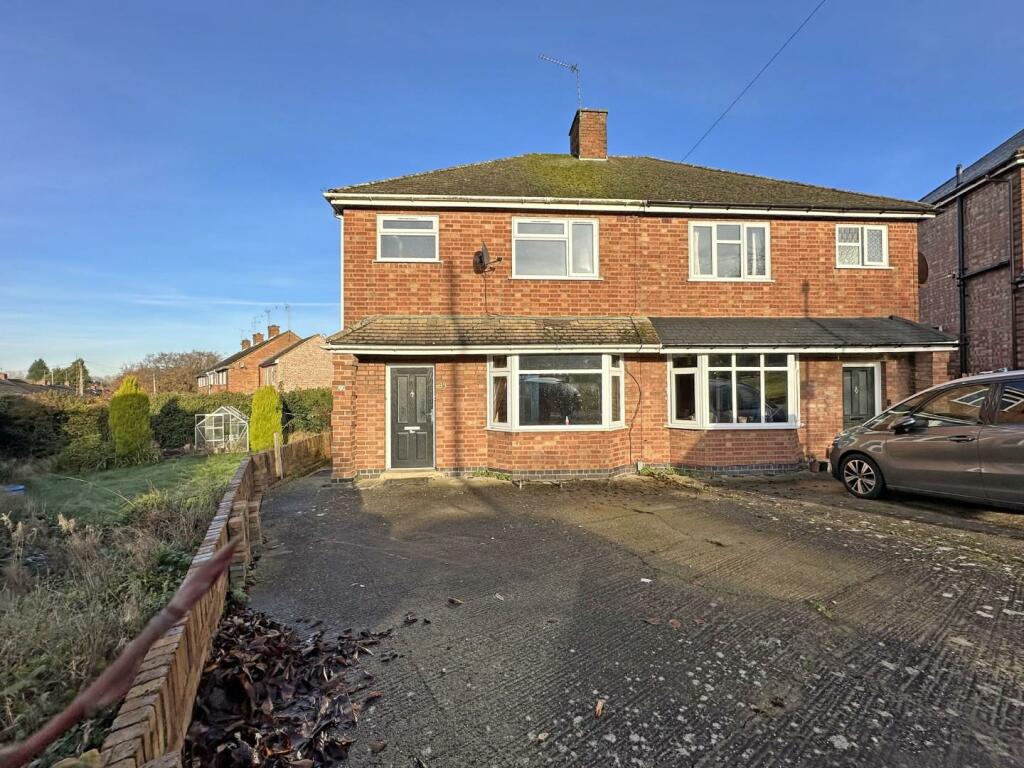 3 bedroom semidetached house for sale in Studland Avenue, Rugby, CV21