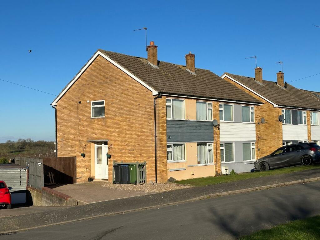 3 bedroom semidetached house for sale in Evans Road, Rugby, CV22