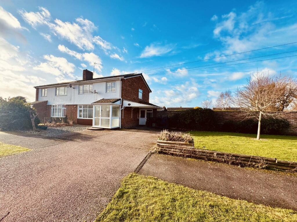 3 bedroom semidetached house for sale in Onley Park, Willoughby, Rugby, CV23