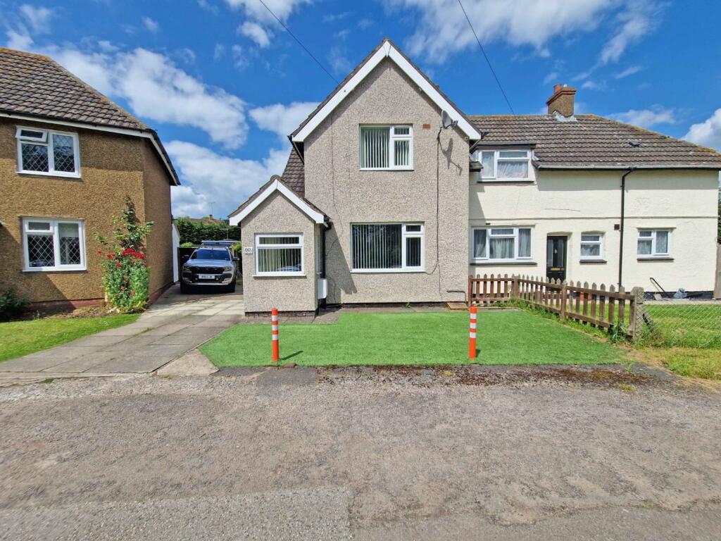 2 bedroom semidetached house for sale in Warwick Road, Wolston
