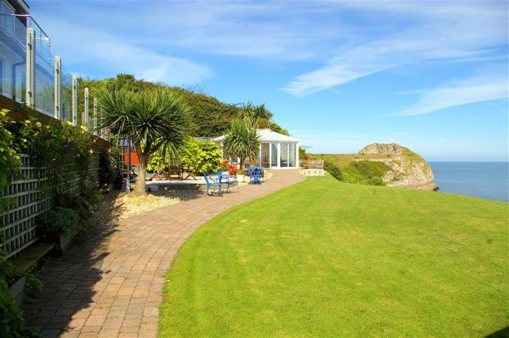 6 bedroom detached house for sale in Penrhyn Beach East, Penrhyn Bay