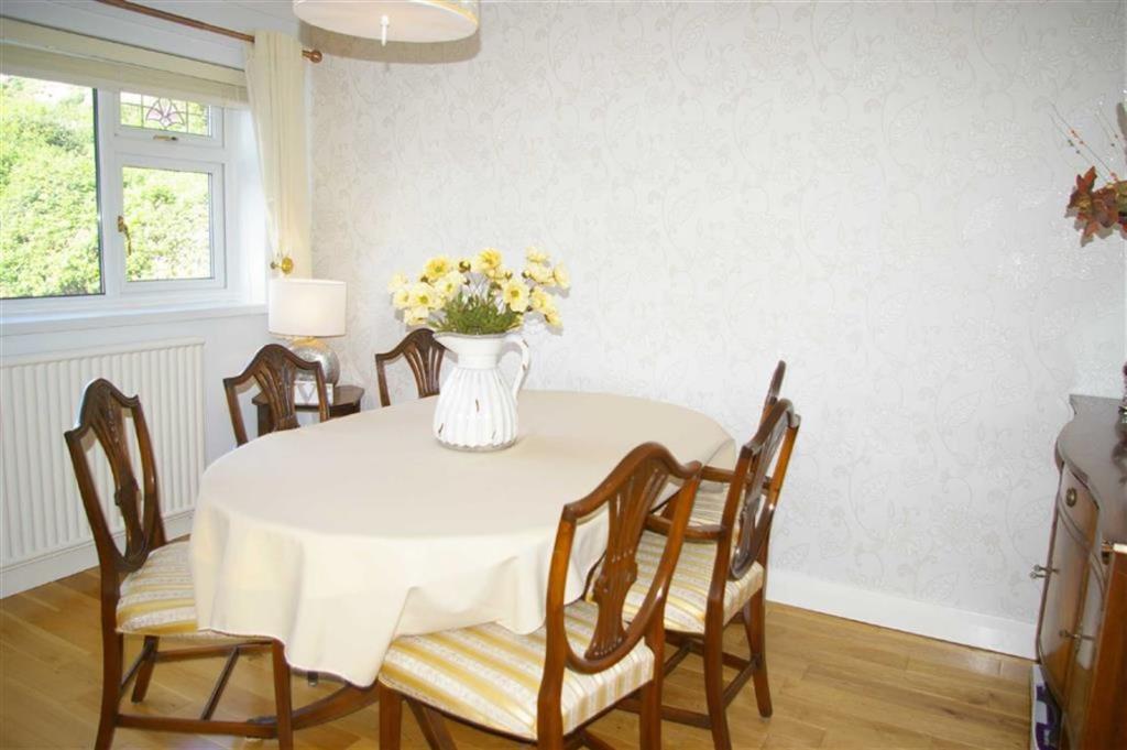 6 bedroom detached house for sale in Penrhyn Beach East, Penrhyn Bay