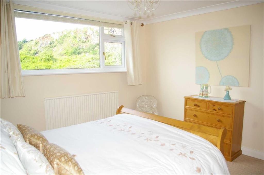 6 bedroom detached house for sale in Penrhyn Beach East, Penrhyn Bay