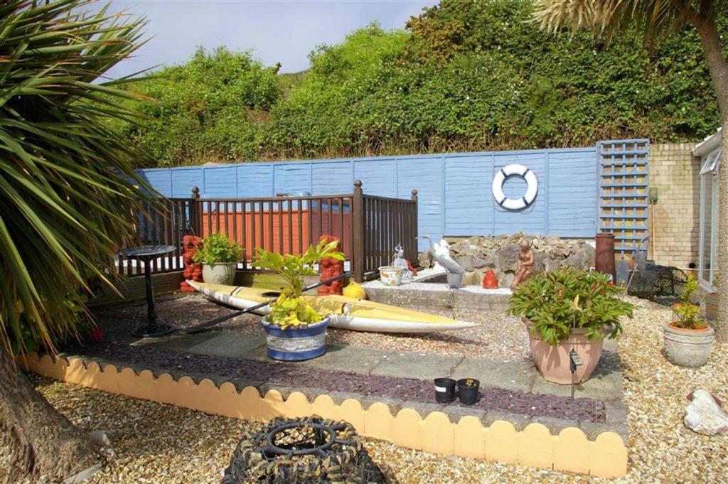 6 bedroom detached house for sale in Penrhyn Beach East, Penrhyn Bay