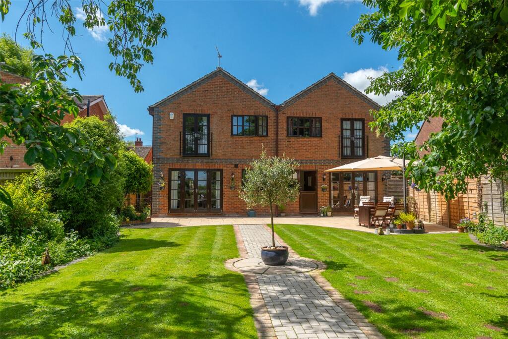 5 bedroom detached house for sale in Part Lane, Riseley, Berkshire, RG7