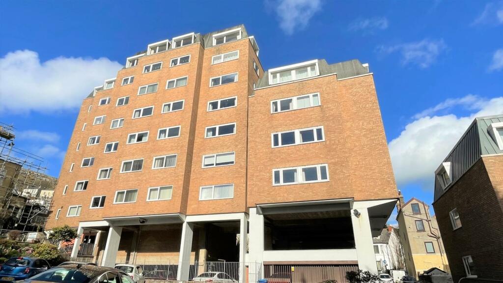 2 bedroom apartment for sale in Abbey Road, Llandudno, LL30