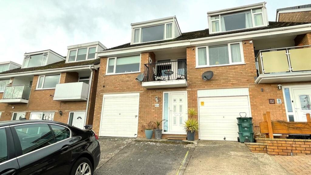 2 bedroom semidetached house for sale in Ormeside, Penrhynside