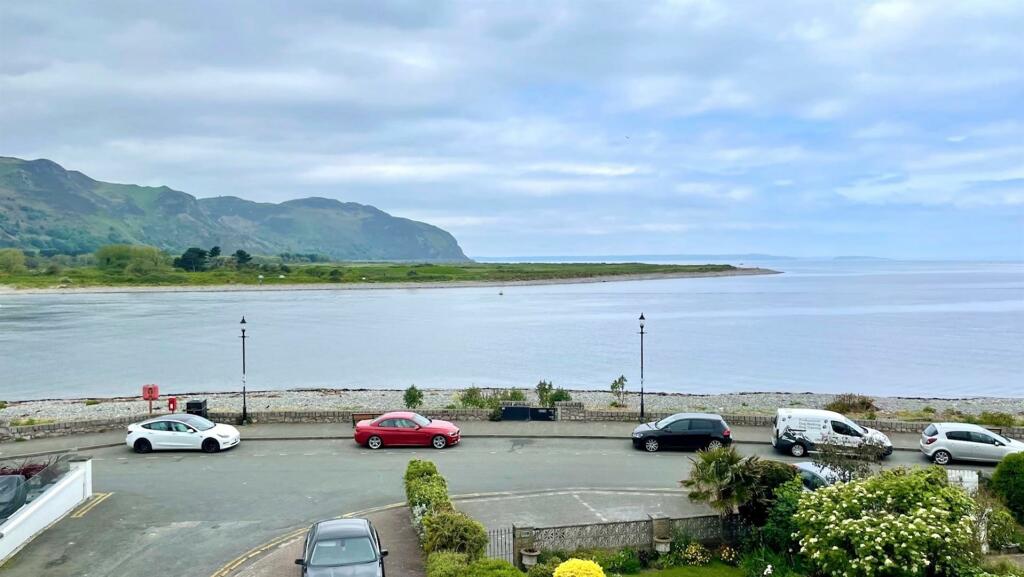 5 bedroom detached house for sale in Marine Crescent, Deganwy, Conwy, LL31
