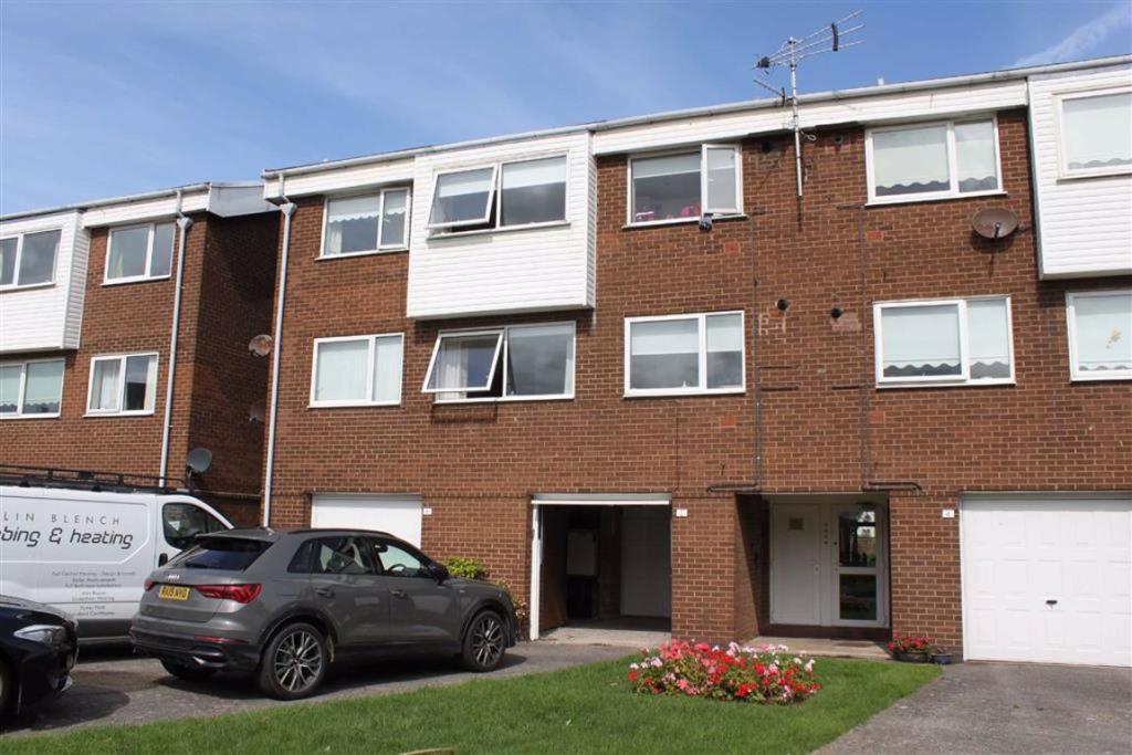 2 bedroom apartment for sale in Gloddaeth Avenue, Llandudno, Conwy, LL30