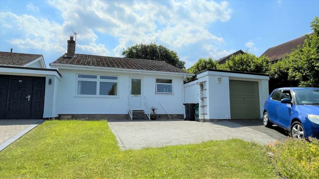 2 bedroom semidetached bungalow for sale in Maes Madog, Llanelian, Old