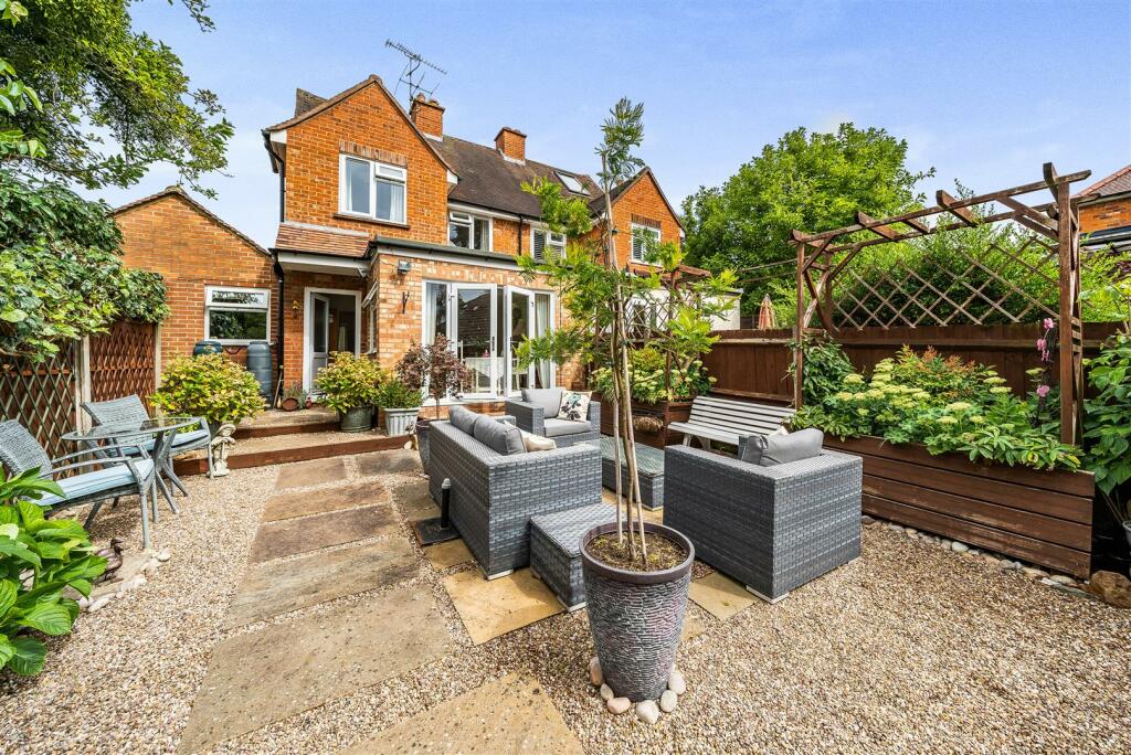 3 bedroom semidetached house for sale in Grant Road, Crowthorne, Berkshire, RG45 7JJ, RG45