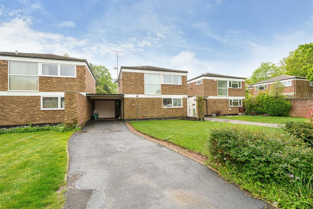 3 bedroom link detached house for sale in Ellis Road, Crowthorne