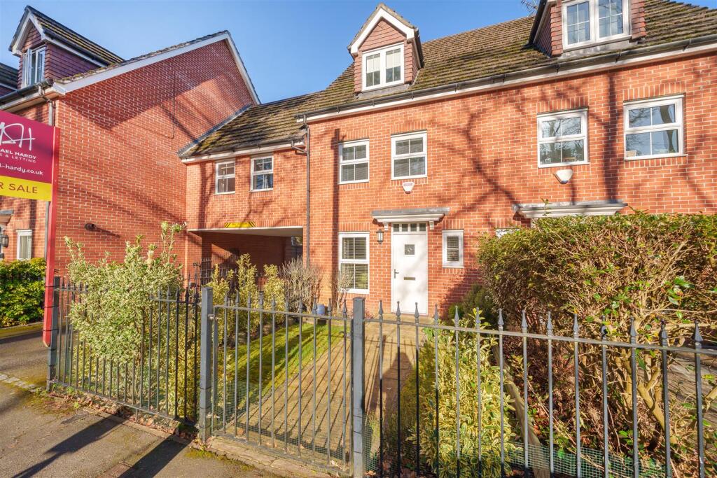 Main image of property: Waterloo Road, Crowthorne, Berkshire, RG45 7NW