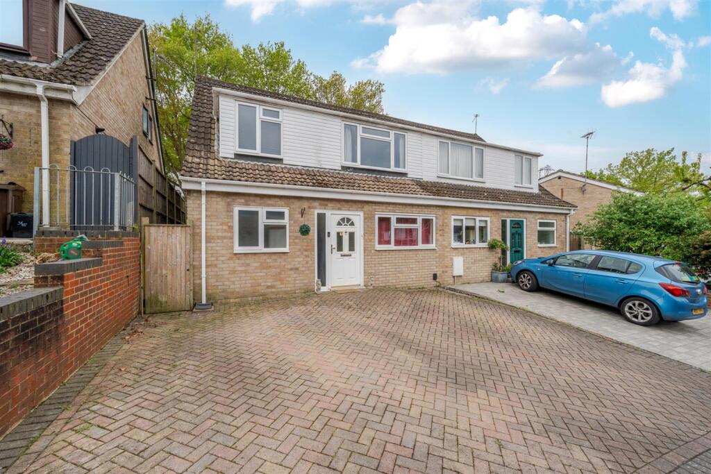 Main image of property: Allendale Close, Sandhurst, Berkshire, GU47 8NJ
