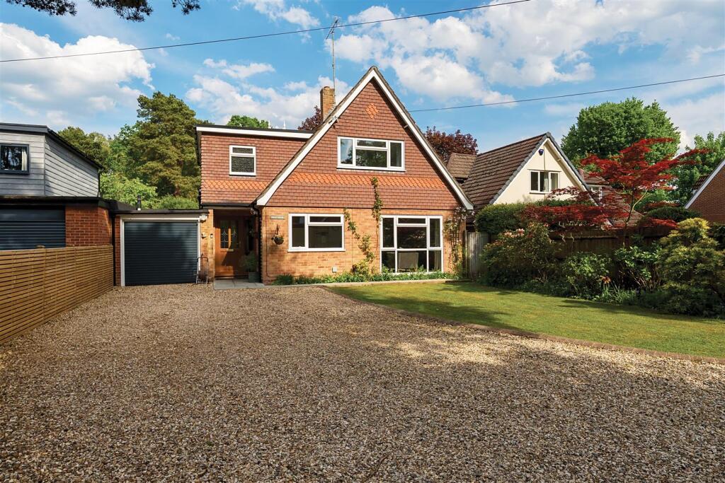 Main image of property: Soldiers Rise, Finchampstead, Berkshire, RG40 3NE