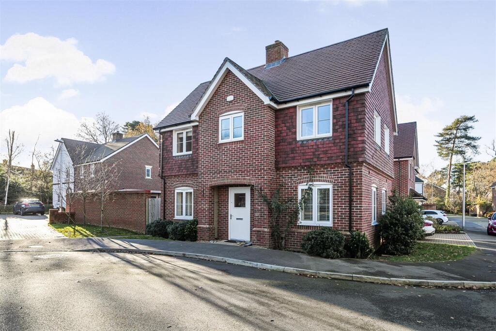 Main image of property: Dove Close, Crowthorne, Berkshire, RG45 6HF