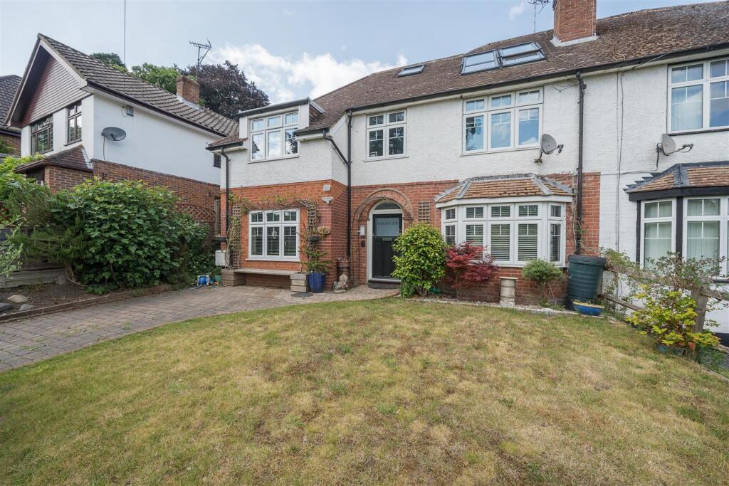 Main image of property: Scotland Hill, Sandhurst, Berkshire, GU47 8JZ