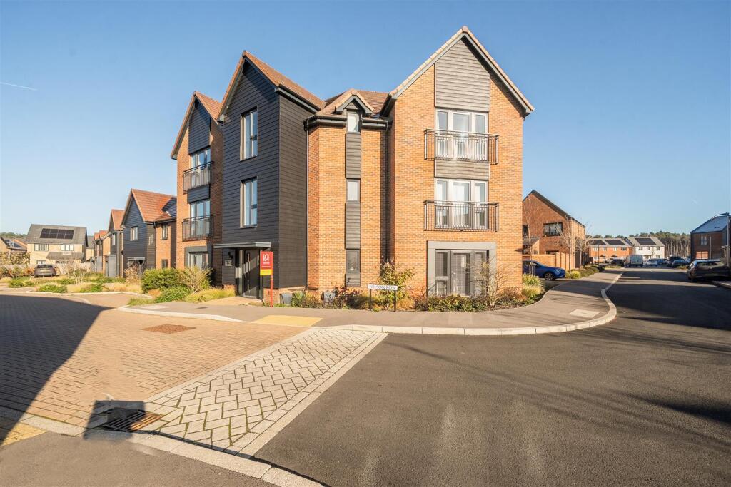 Main image of property: Wilson Row, Crowthorne, Berkshire, RG45 6WE