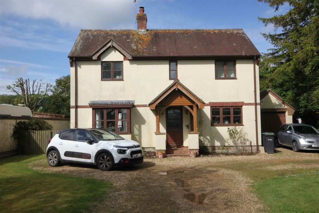 3 bedroom detached house for sale in Misselfore, Bowerchalke, SP5