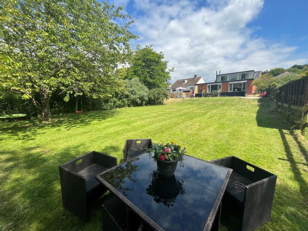 6 bedroom detached house for sale in Church Road, Laverstock, SP1