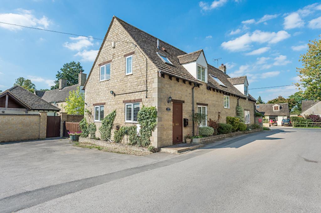 Main image of property: High Street, Standlake, OX29 7RH