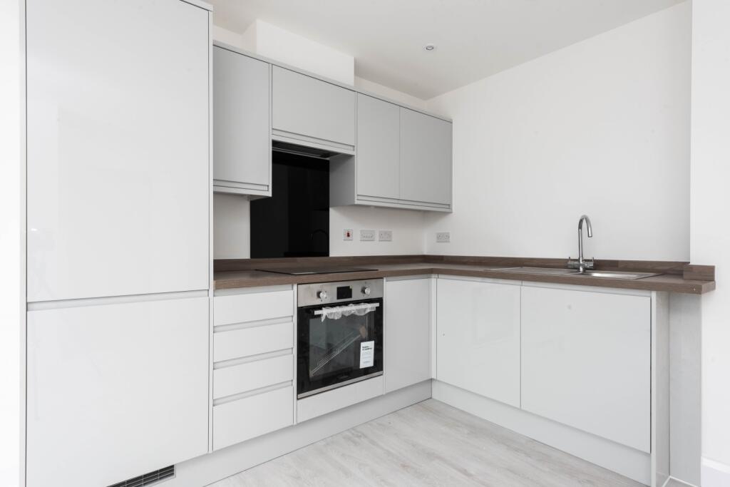 Main image of property: High Street , Kidlington, Oxfordshire, OX5