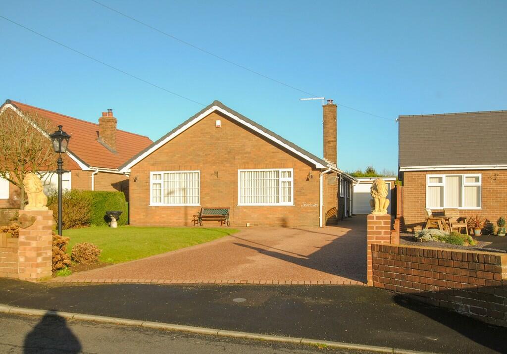 3 bedroom detached bungalow for sale in Limekiln Bank, St.