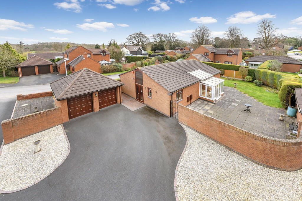 3 bedroom detached bungalow for sale in Donnerville Gardens, Admaston, TF5
