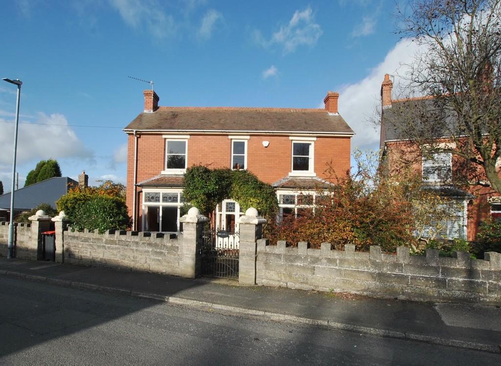 4 bedroom detached house for sale in Plough Road, Wrockwardine Wood