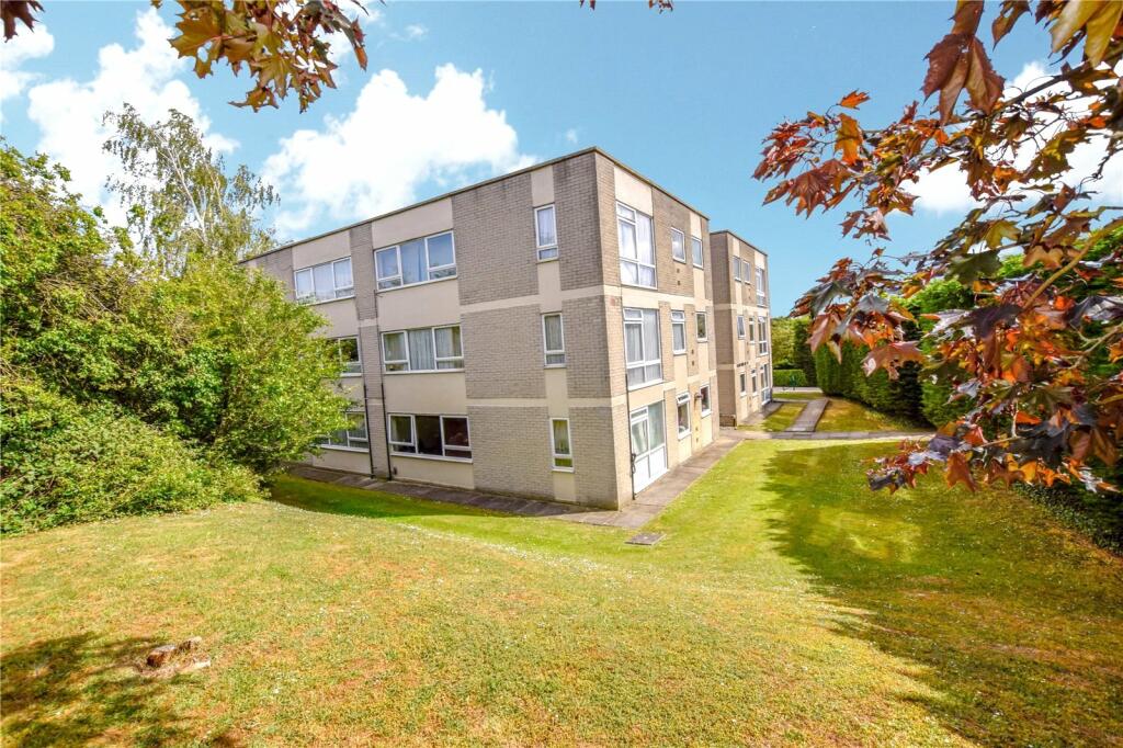 Studio apartment for sale in Wingletye Lane, Hornchurch, RM11