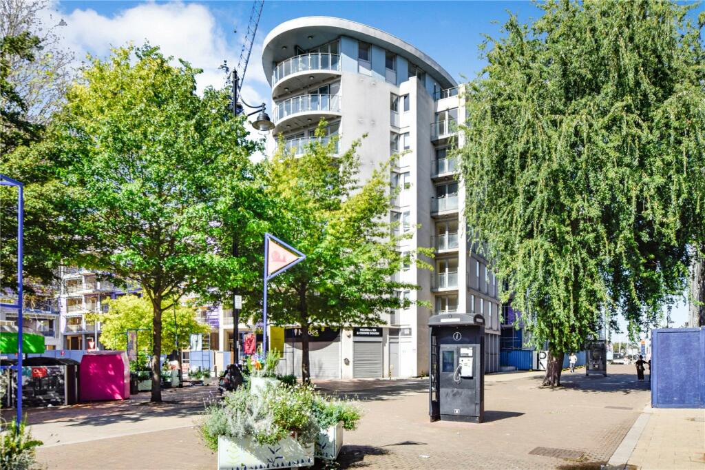 1 bedroom apartment for sale in North Street, Romford, RM1