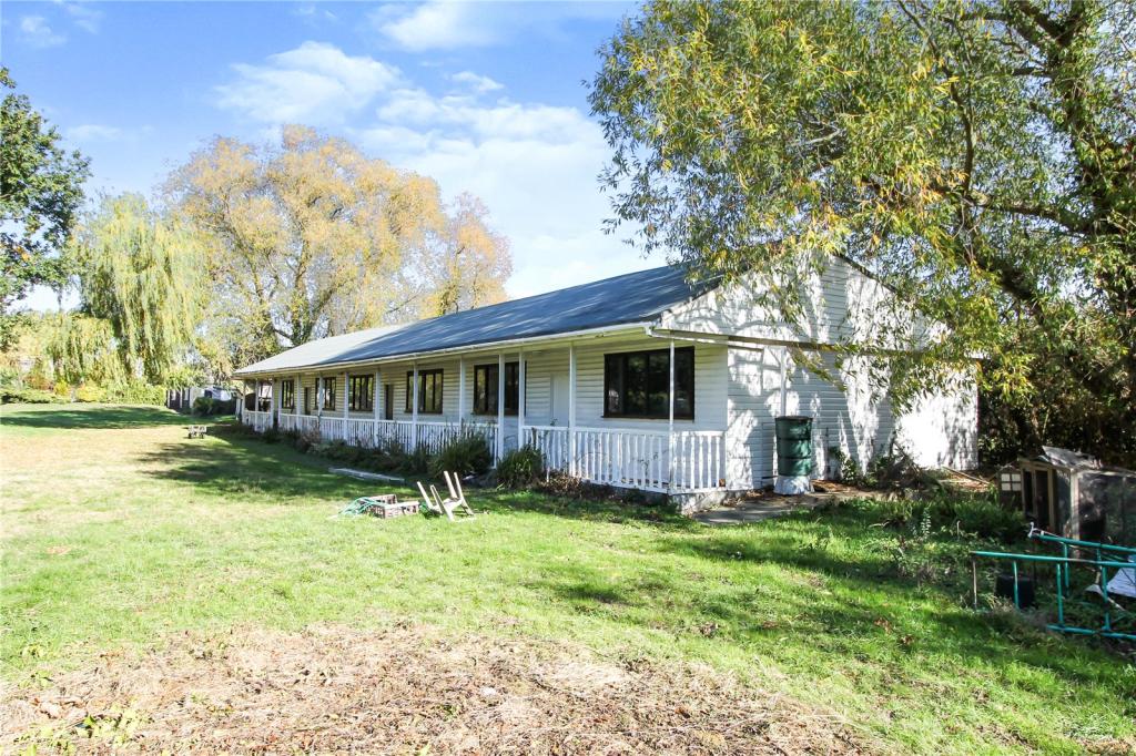 5 bedroom bungalow for sale in Brentwood Road, Bulphan, Upminster