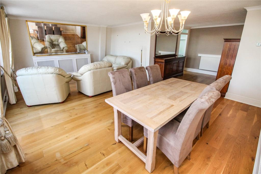 3 bedroom penthouse for sale in Thorndon Park, Ingrave, Brentwood