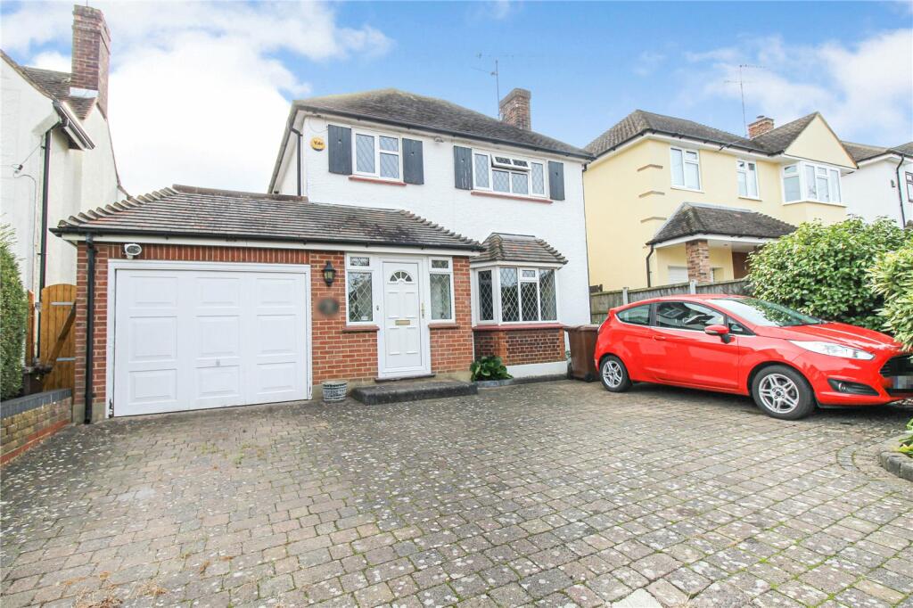 4 bedroom detached house for sale in Kilworth Avenue, Shenfield
