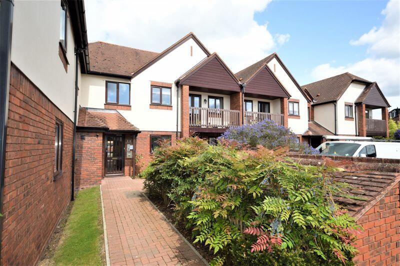 2 bedroom retirement property for sale in Princes Risborough, HP27